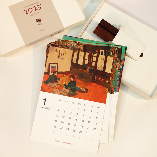2025 Desk Calendar: A Year of Love and Warmth