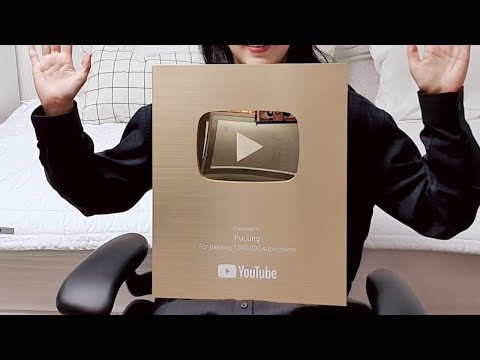 Gold button unboxing